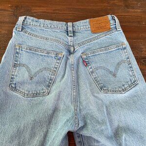 Levi's Ribcage Straight Size 26